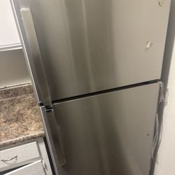  G&E Refrigerator 