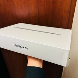New Sealed Apple Macbook Air 13 Inch M1 2020 512GB SSD 16GB Ram 8 Core CPU 7C GPU
