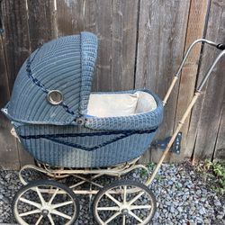 Pram / Antique / Vintage / Baby Buggy 🍼 🧺🧸