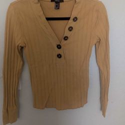 Clothes ( dresses, blouses)