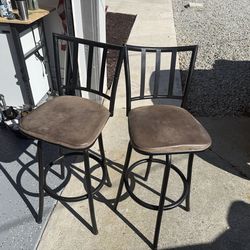 2 Bar Chairs