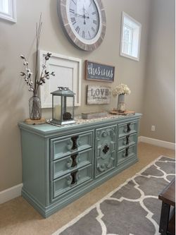 Credenza/Sideboard/Dresser