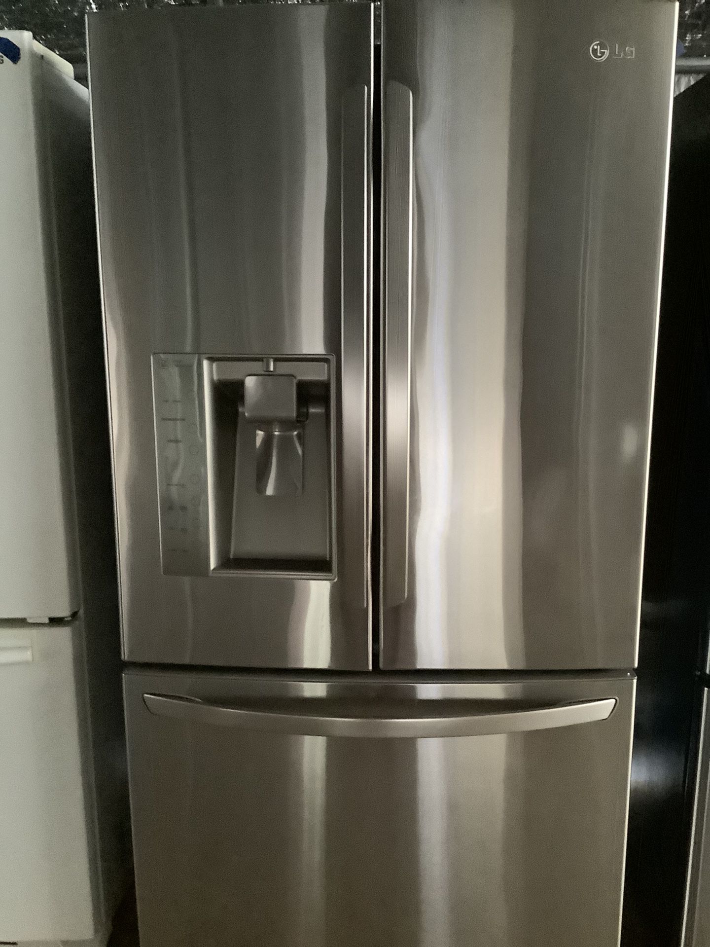60 days warranty great condition LG refrigerator