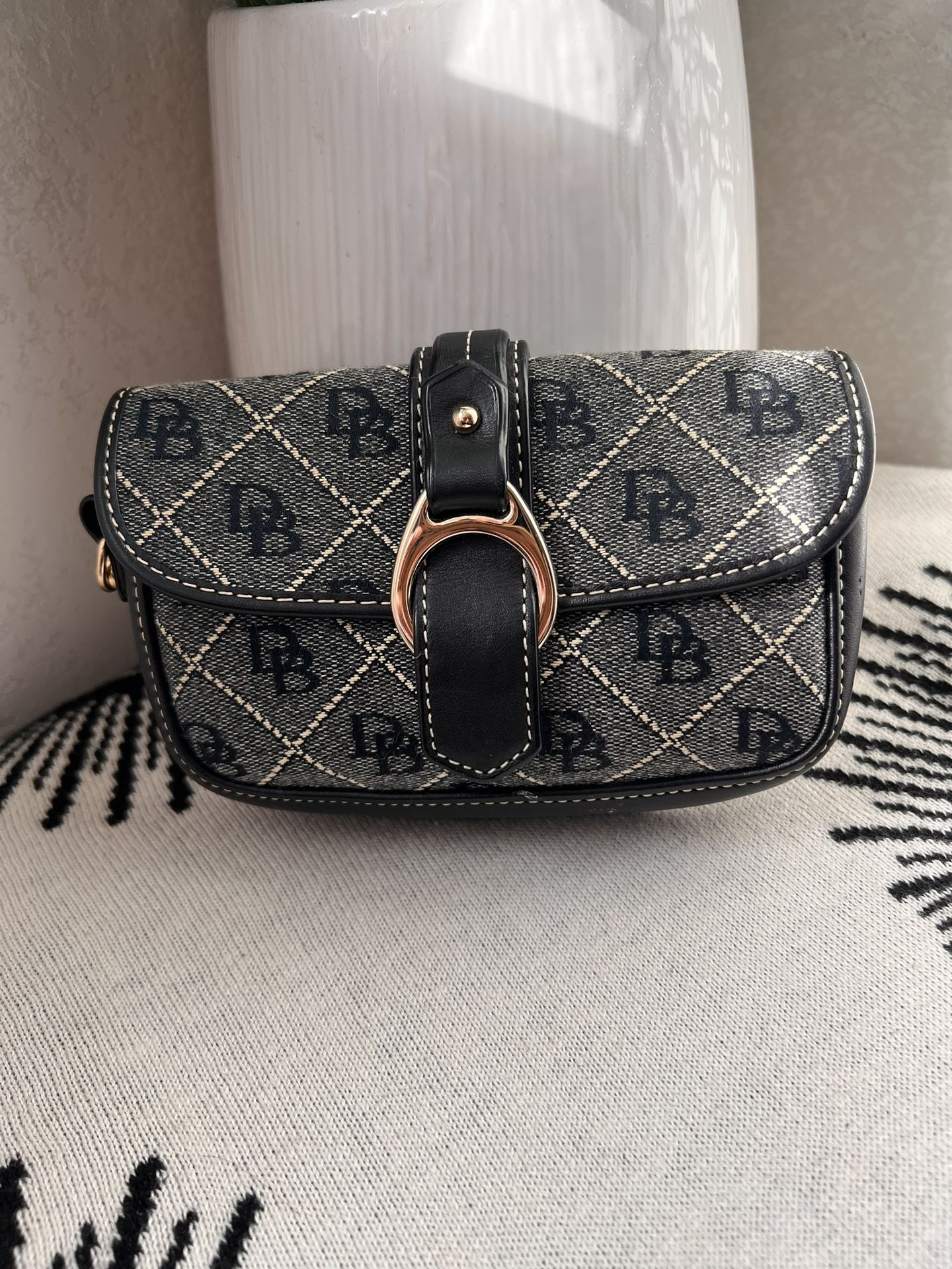 Dooney & Bourke Wristlet