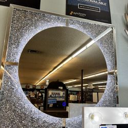 🔥Hot Deal🔥Beautiful Brand New LED Light Mirror 