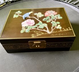 Black lacquer softstone Jewelry box