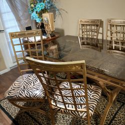 Dining Table & 4 Chairs