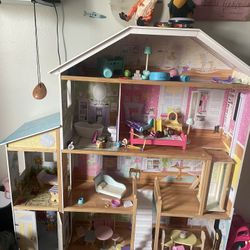 Kid Kraft Doll house 