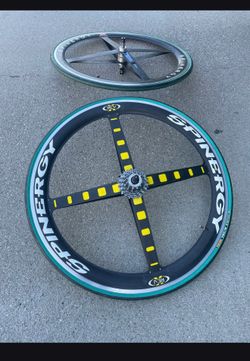 Road bike carbon fiber wheels