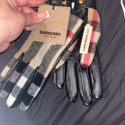 Authentic NEW Burberry gloves