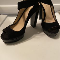 Pelle Moda Black Velvet Heels Sz 6 Like New Super Nice!