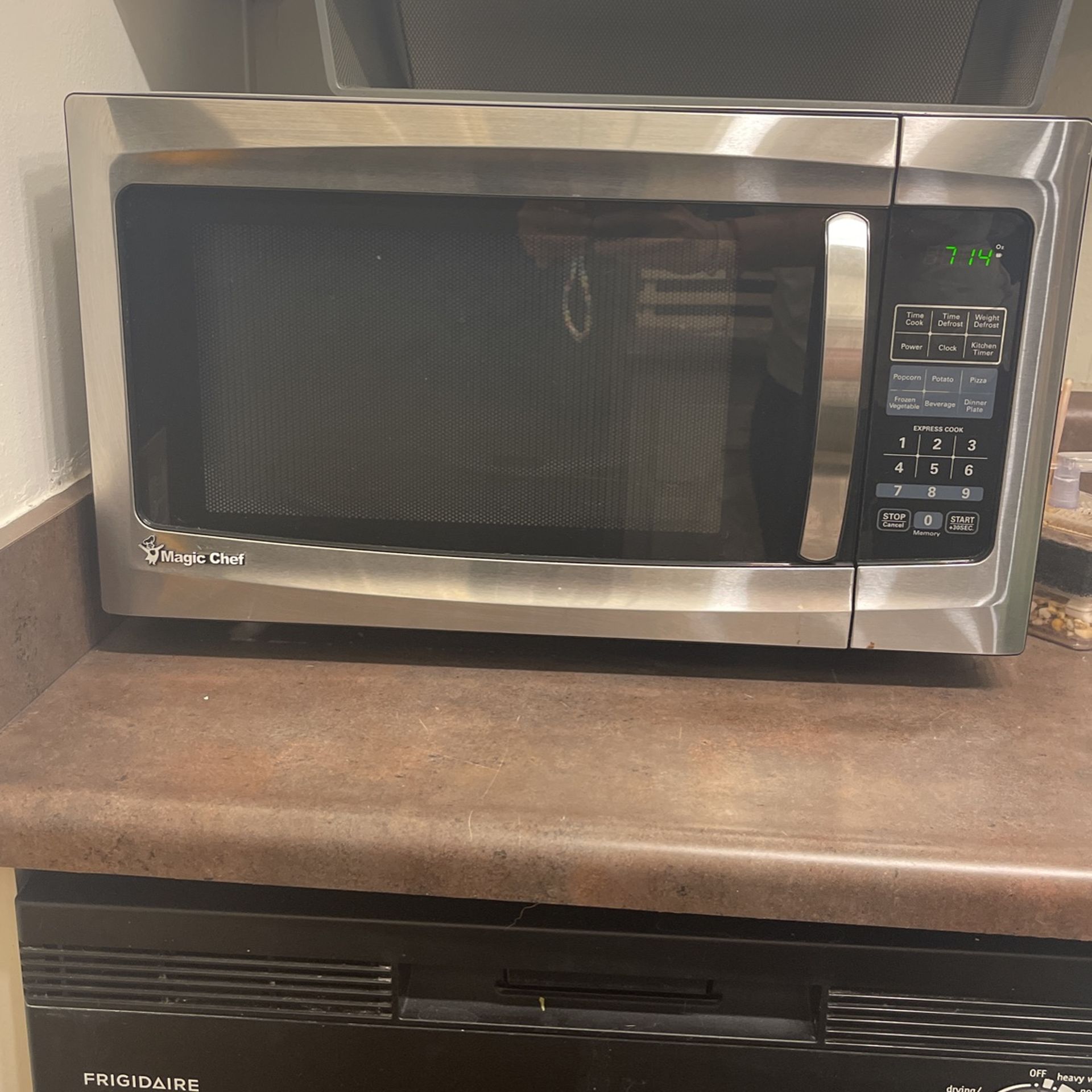 Magic Chef Microwave 