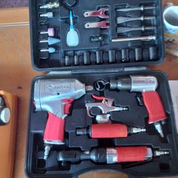 HUSKY POWER TOOL SET IN CASE