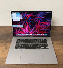 16" MacBook Pro Touchbar 1TB SSD*16GB RAM*2.3Ghz Intel 8 Core i9