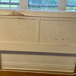 Wooden Queen sz Sleigh Bed Frame🌟      🌟🌟🌟FREE FOR PICKUP🌟🌟🌟          *RESTORATION PROJECT*