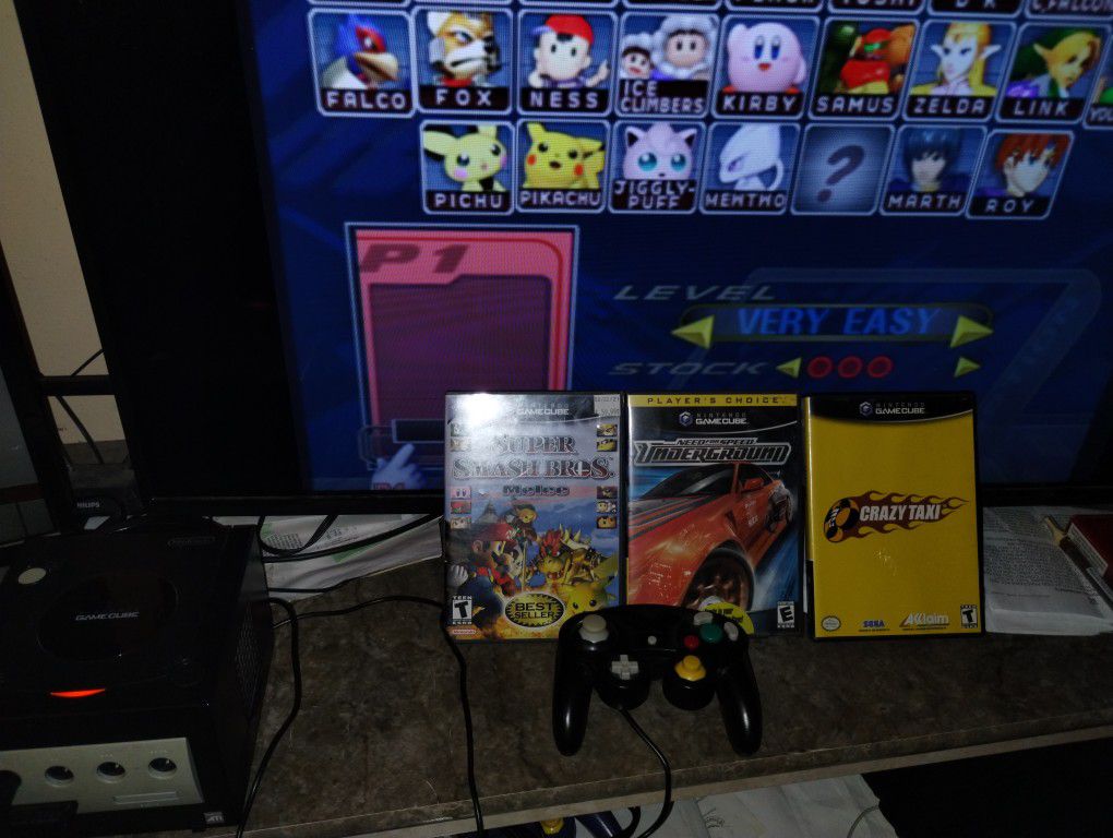 Nintendo GameCube 3 Games And 3 Controllers 