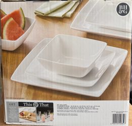 Dinnerware set