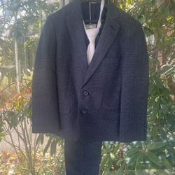 Boys Van Heusen 2 Piece Suit - Size 8