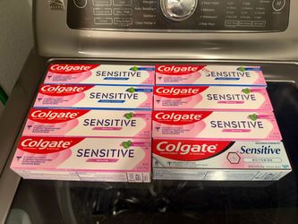 Brand new Colgate toothpaste (8) for ($20)(Cash only)(price is firm)