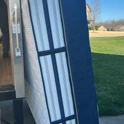 Beauty Rest King Size With Box Springs 