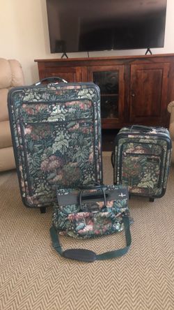 Vintage Atlantic suitcase set