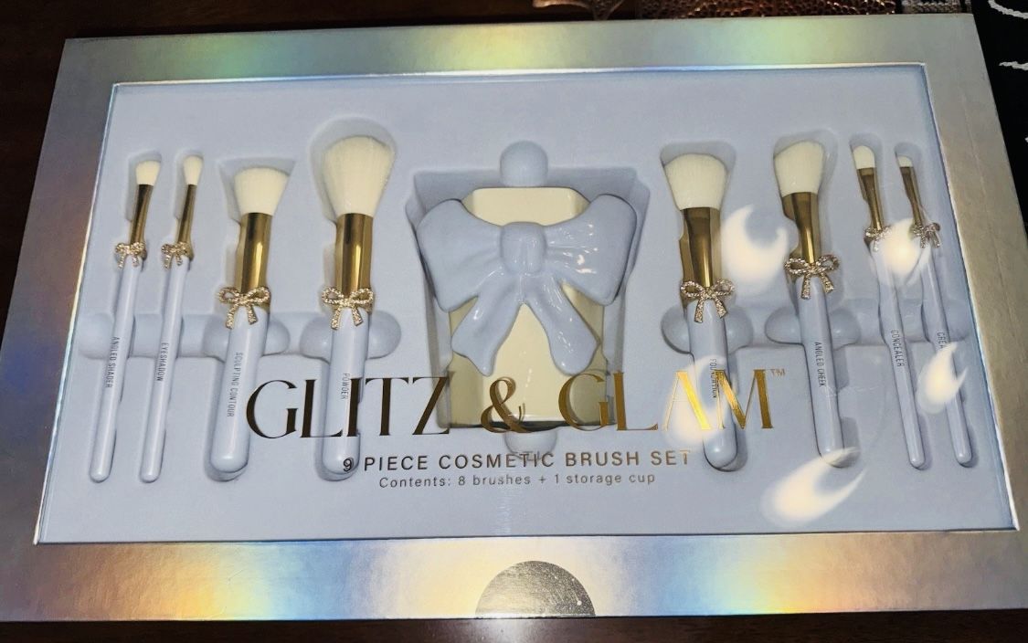 Glitz glam make up brushes brand new