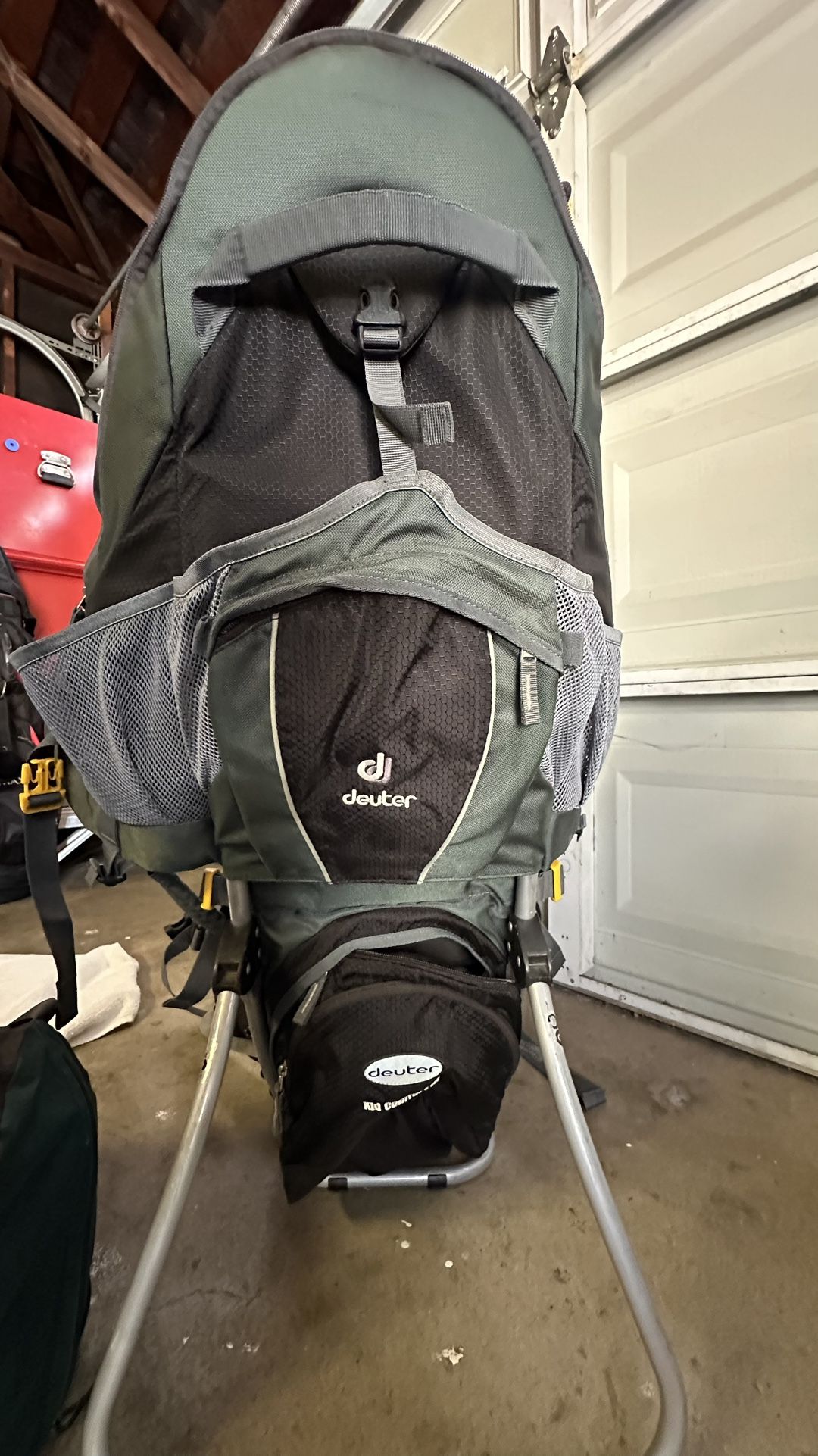 Deuter Kid Comfort iii Toddler Hiking Carrier Backpack