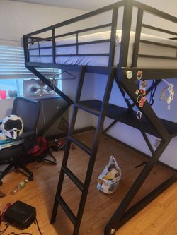 Bunk bed/ desk