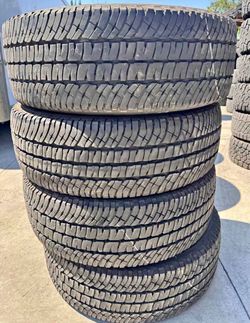 275 70 18 Michelin Tires Con 80% de Vida Las 4