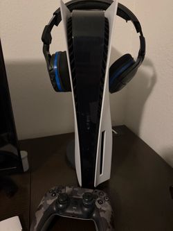 Ps5 825GB disk version w/ headset & camo controller