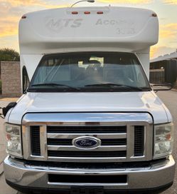 2016 Ford E-Series Cutaway Shuttle Bus