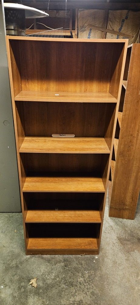$20 - 5 Shelf Book Shelf