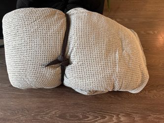 Waffle Knit Comforter/Throw Blanket - QUEEN - NEVER USED