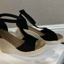 Brandnew Size 6 Retail Value $79.99 + Tax 