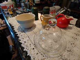 7 PIECES COLLECTIBLE GLASSWARE