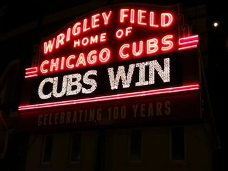 CUBS TICKETS 23 ROWS OFF THE FIELD