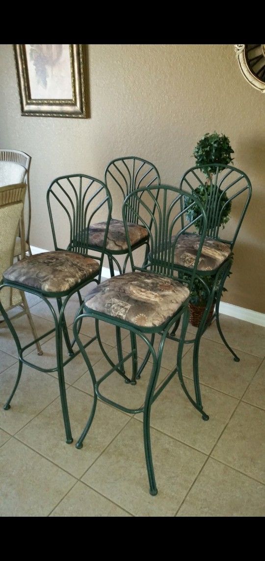 Bar Stools Set Of 4.