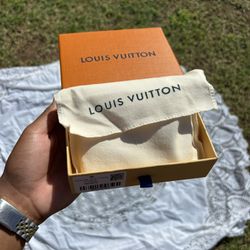 Louis Vuitton Wallet & Belt Size 34 🎄