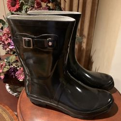 NEW Rain Boots Activ8, size 9