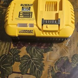 DEWALT FAST CHARGER BRAND NEW 