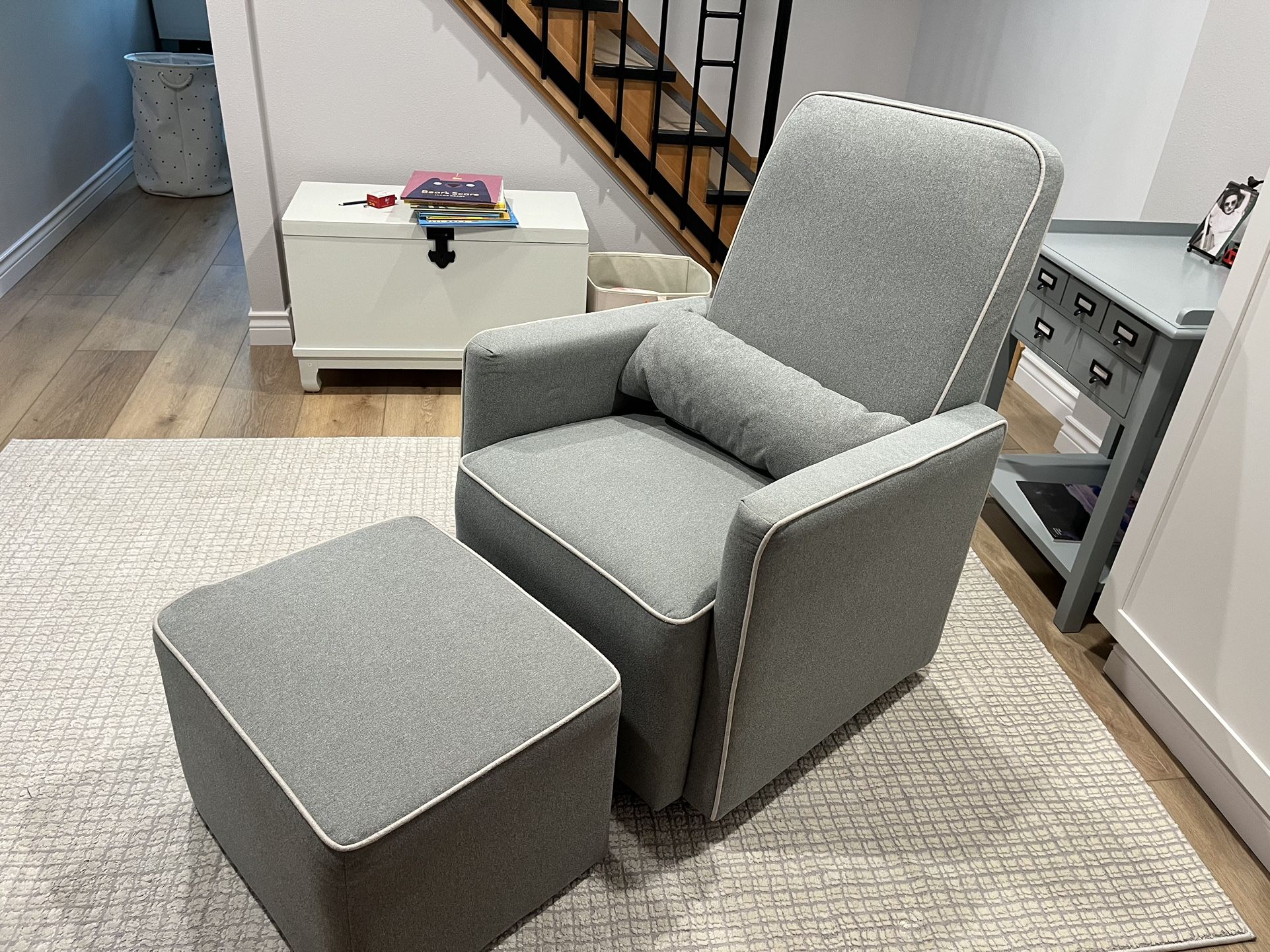 Davinci Piper Rocking Chair Ottoman For Nursery