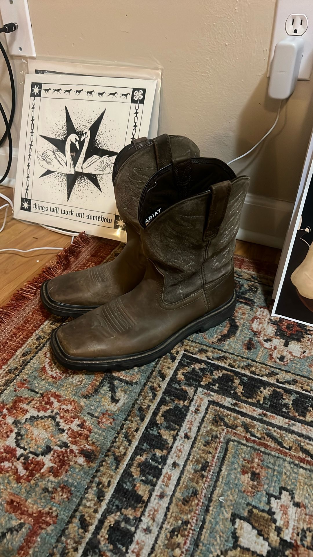 Men’s Size 8.5 Cowboy Boots