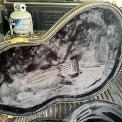 Larrivee hard shell padded acoustic guitar case