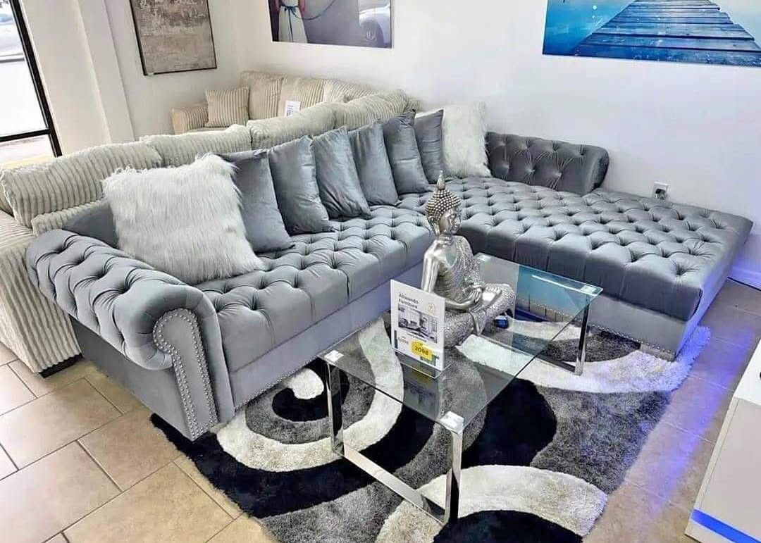 Sectional for sale!!!/ Ask For Price. Preguntar Precio. Not Free