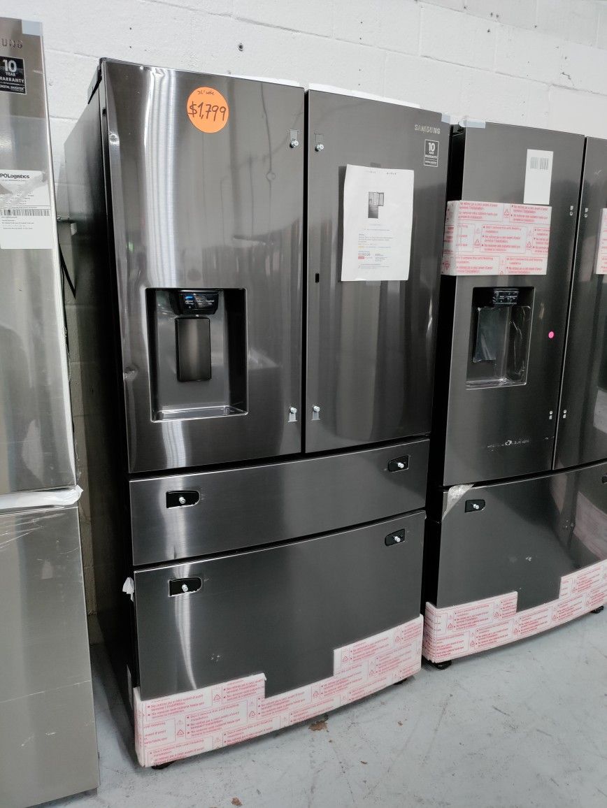 Samsung 4 Door French Door Refrigerator 36'wide, New Scratch And Dent