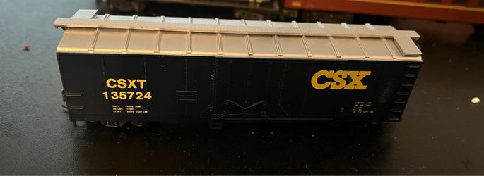 CSXT 135724 CSX Box Car Train