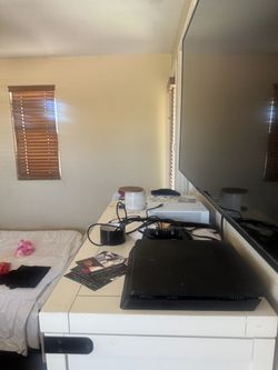 Whole bedroom for sale all one package everything, including in the pictures