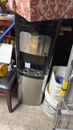 Water dispenser- hold