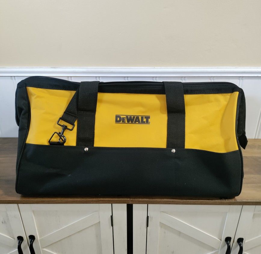 DeWalt Tool Bag 24 In.