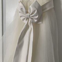 David’s Bridal cream Girl Dress Size 6